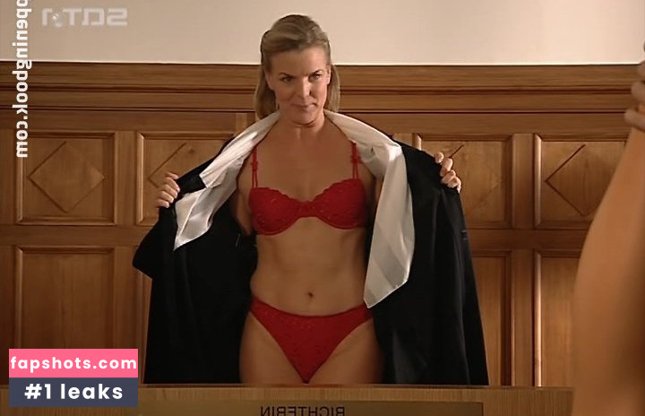 Mirja Boes gallery photo #29