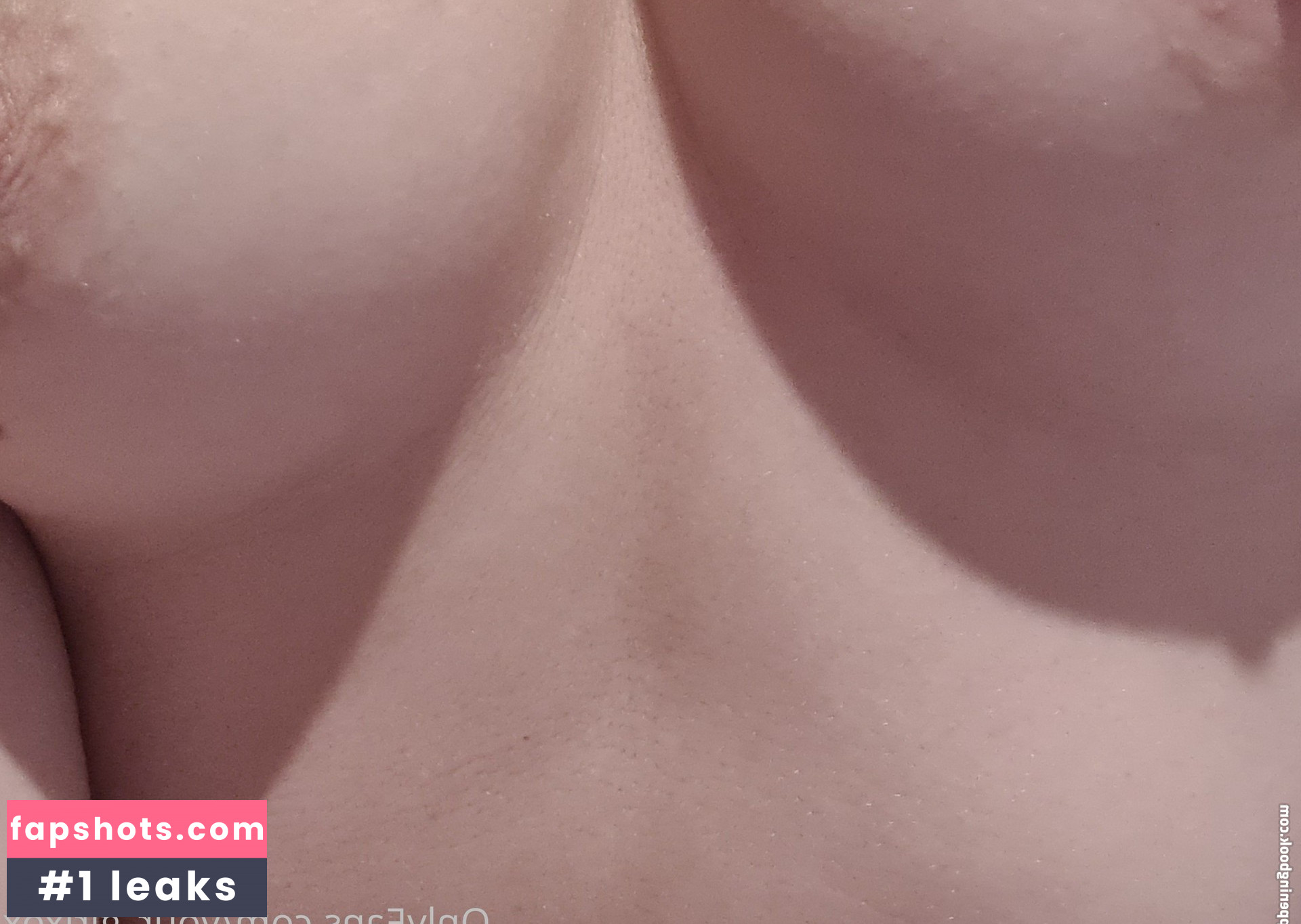 Mirjam Cherie gallery photo #21