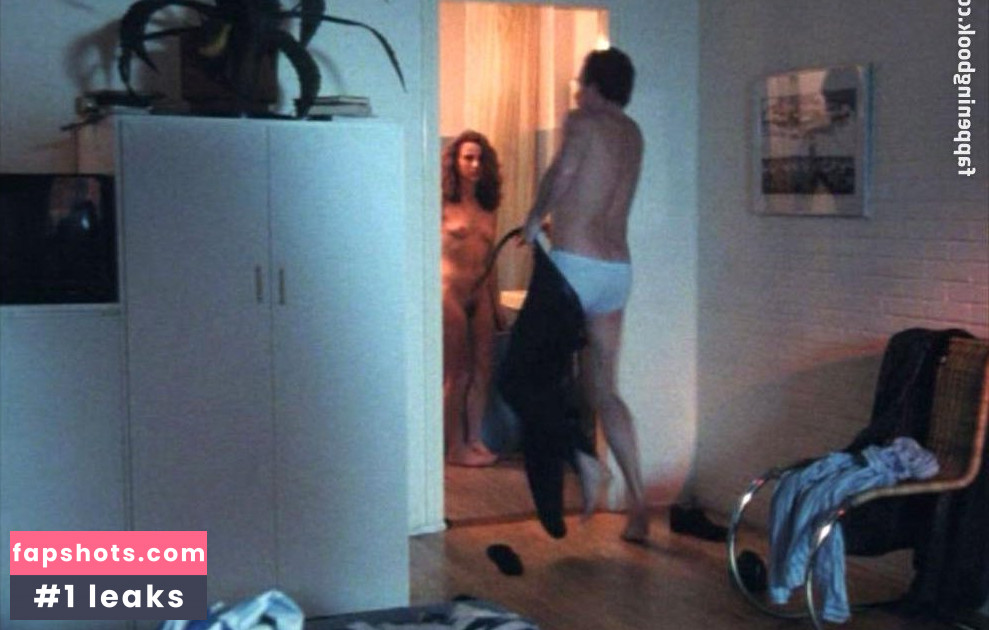 Mirjam Sternheim gallery photo #8