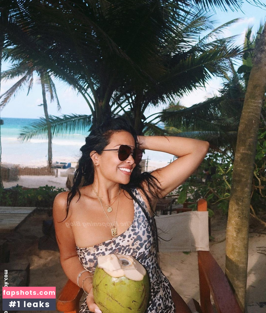 Mirtha Michelle gallery photo #11