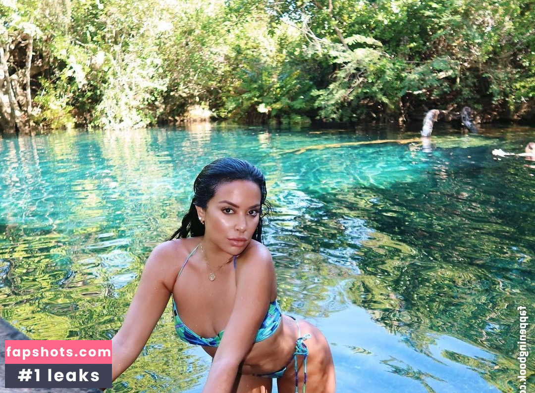 Mirtha Michelle gallery photo #25