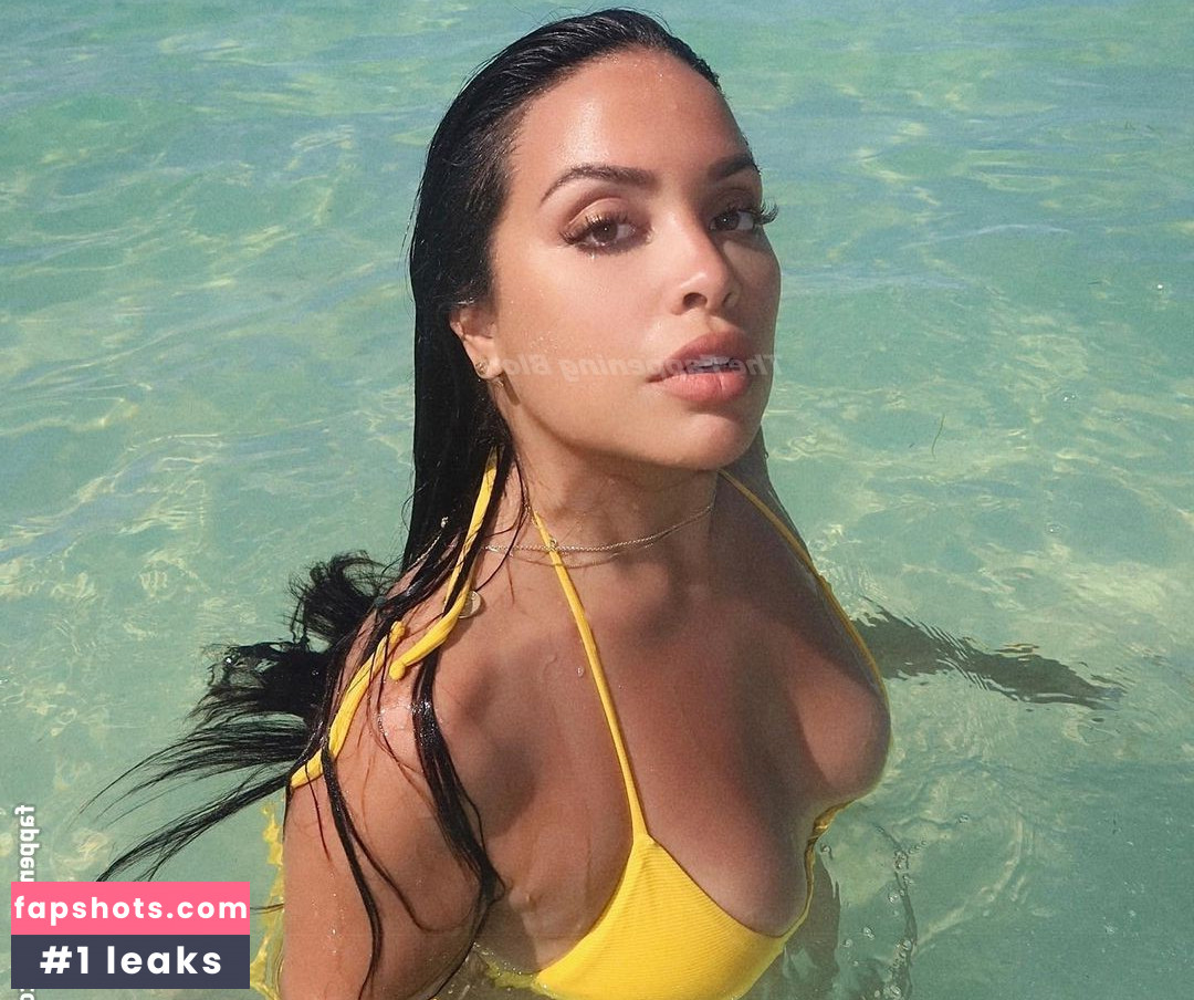 Mirtha Michelle gallery photo #7