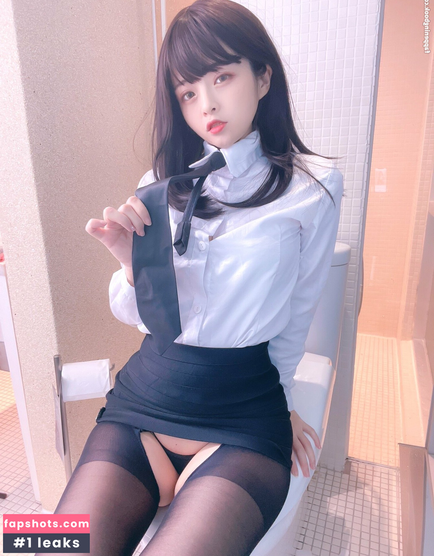 Misa_AV nude babe gallery