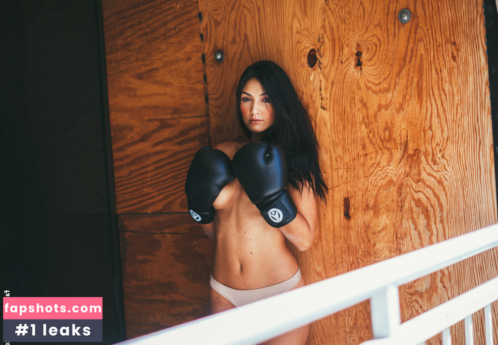 Misa Campo gallery photo #52