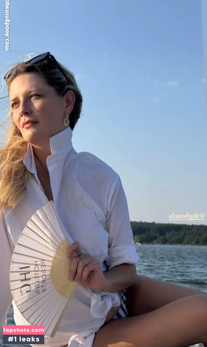 Mischa Barton Nude Leaks OnlyFans Photos #3 - LeakJerk