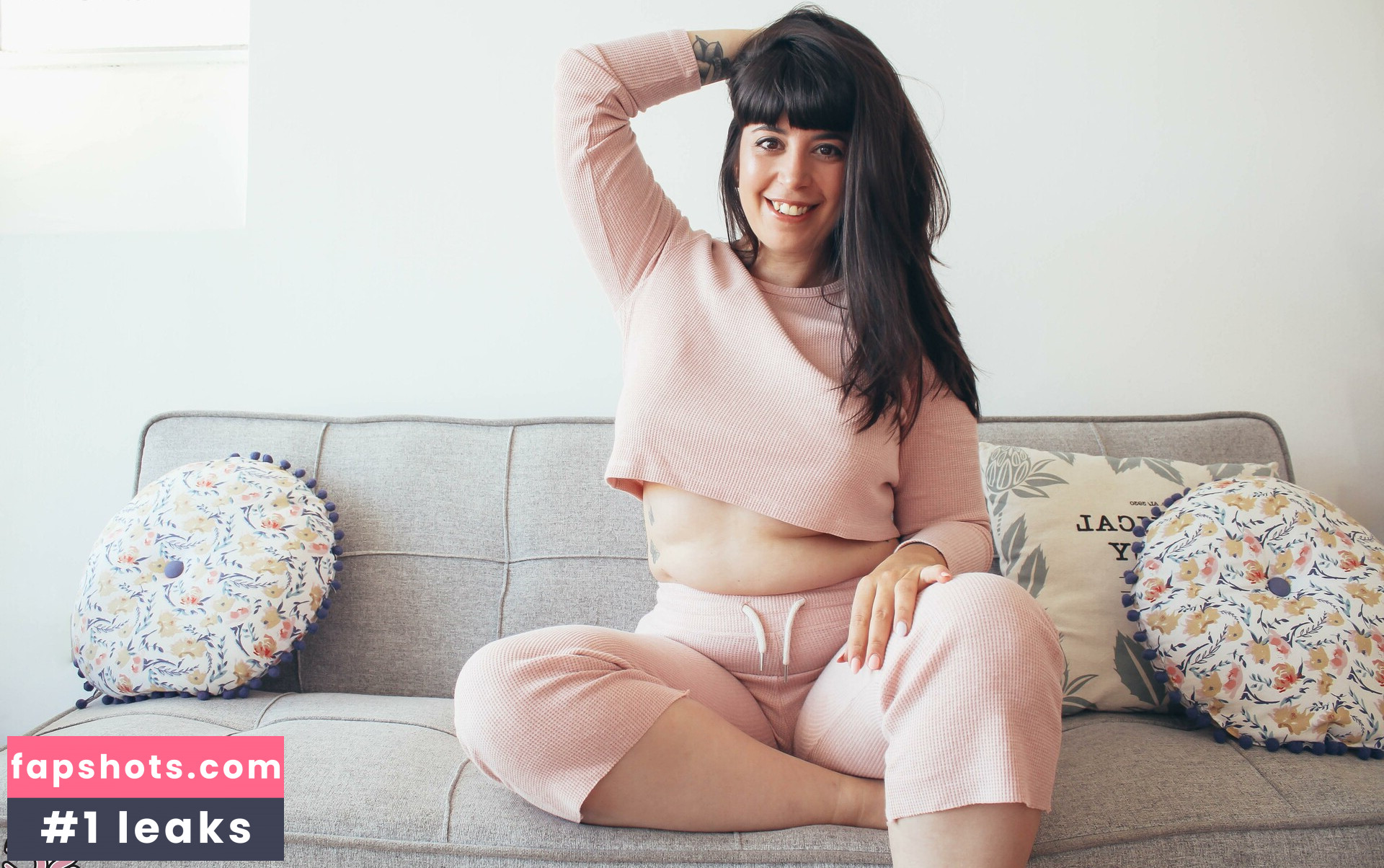 miss_babel gallery photo #10