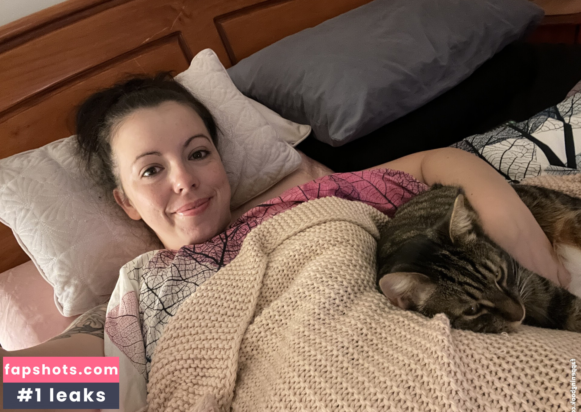 Miss Bb gallery photo #2