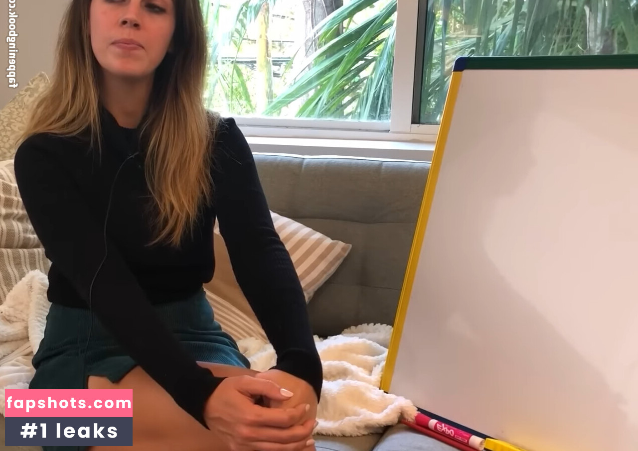 Miss Bell ASMR gallery photo #6