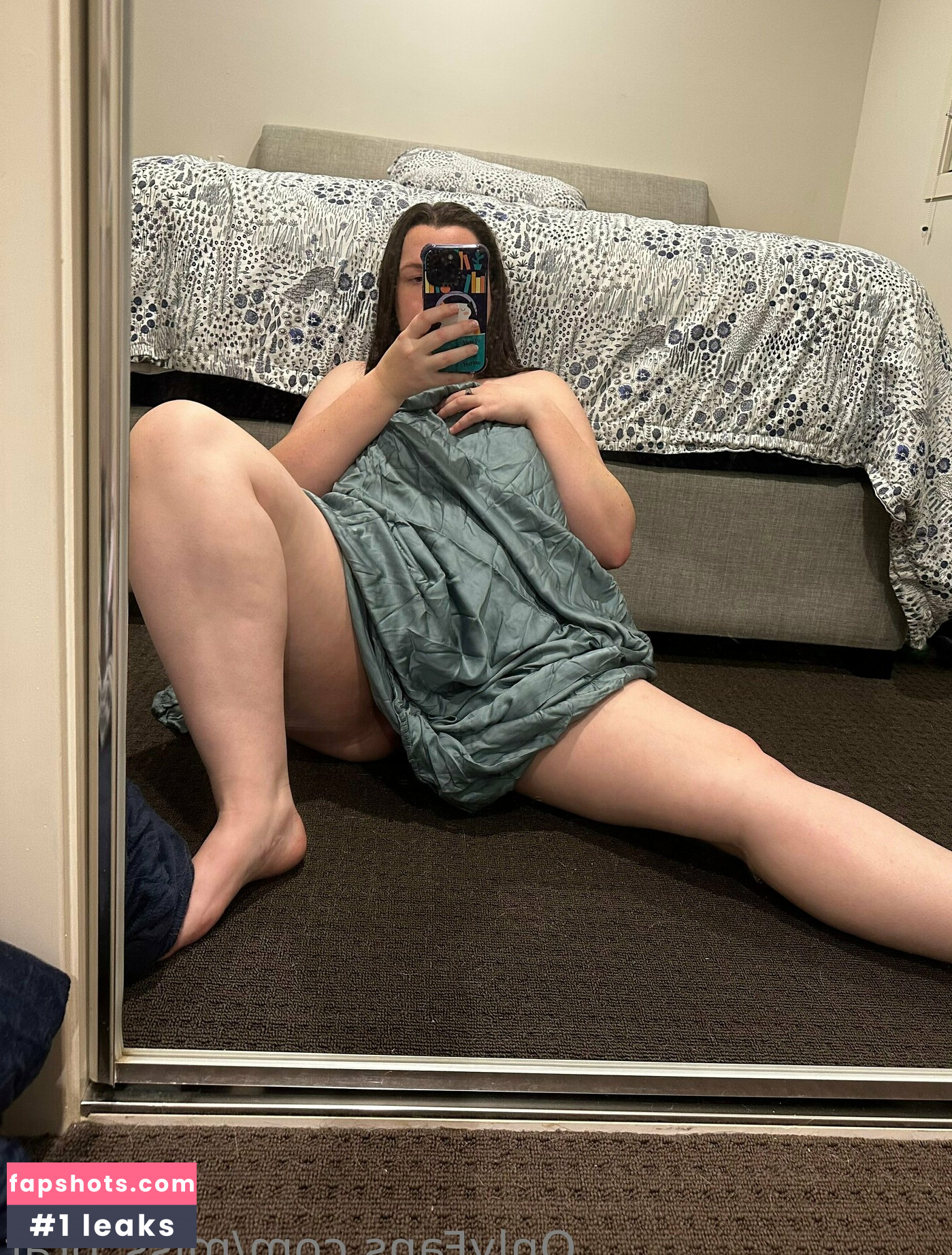 Miss Brat gallery photo #17