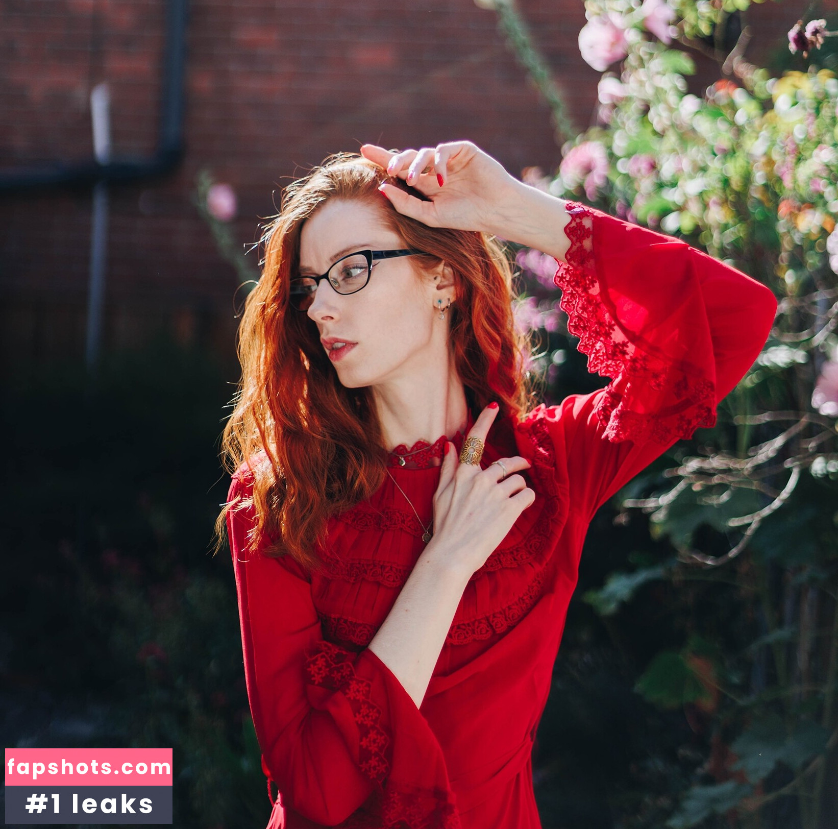 Miss Chloe ASMR gallery photo #13