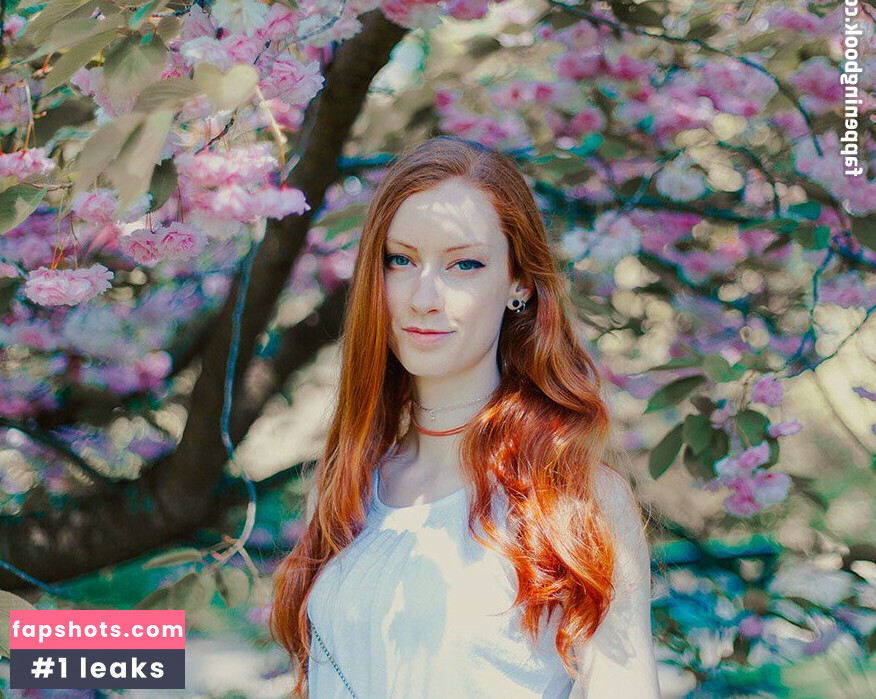 Miss Chloe ASMR nude babe gallery