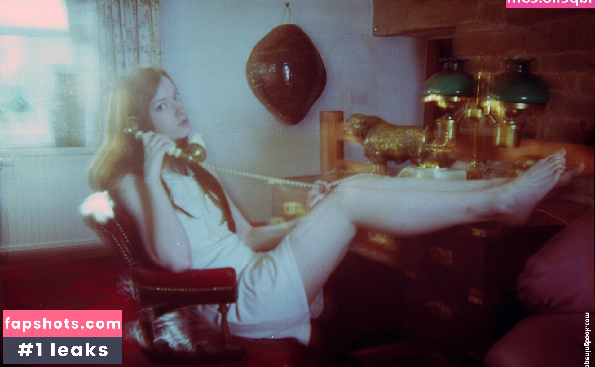 Miss Chloe ASMR gallery photo #9