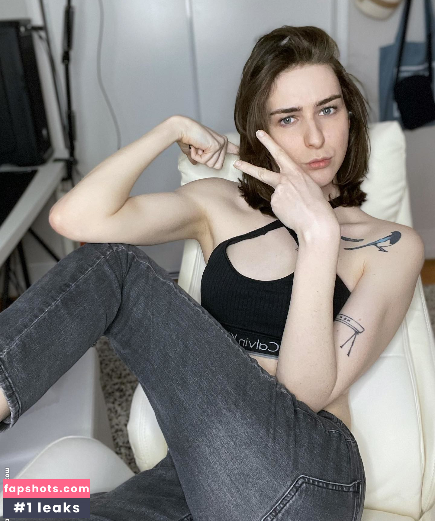 Miss_Crows_Nest gallery photo #20