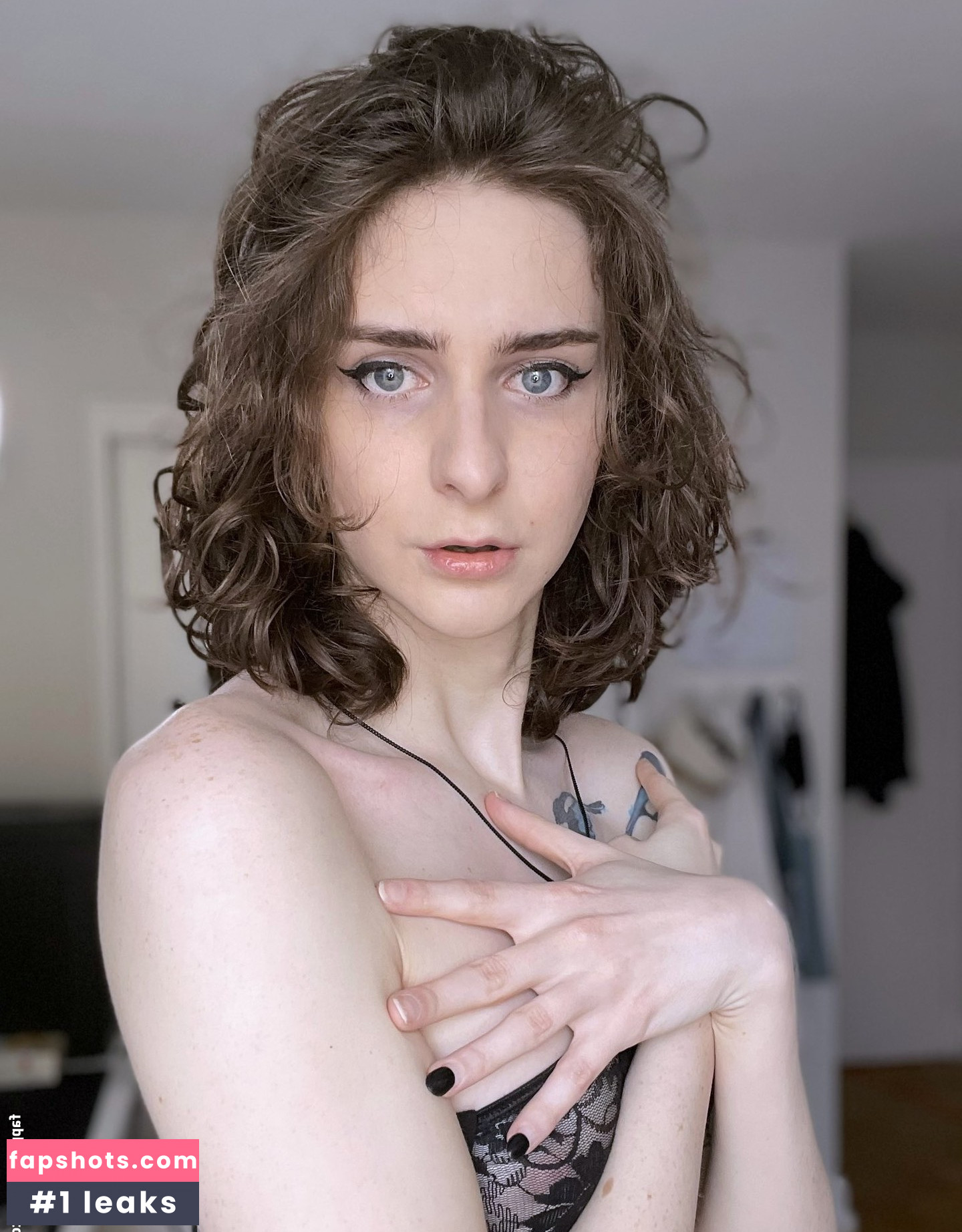 Miss_Crows_Nest gallery photo #24