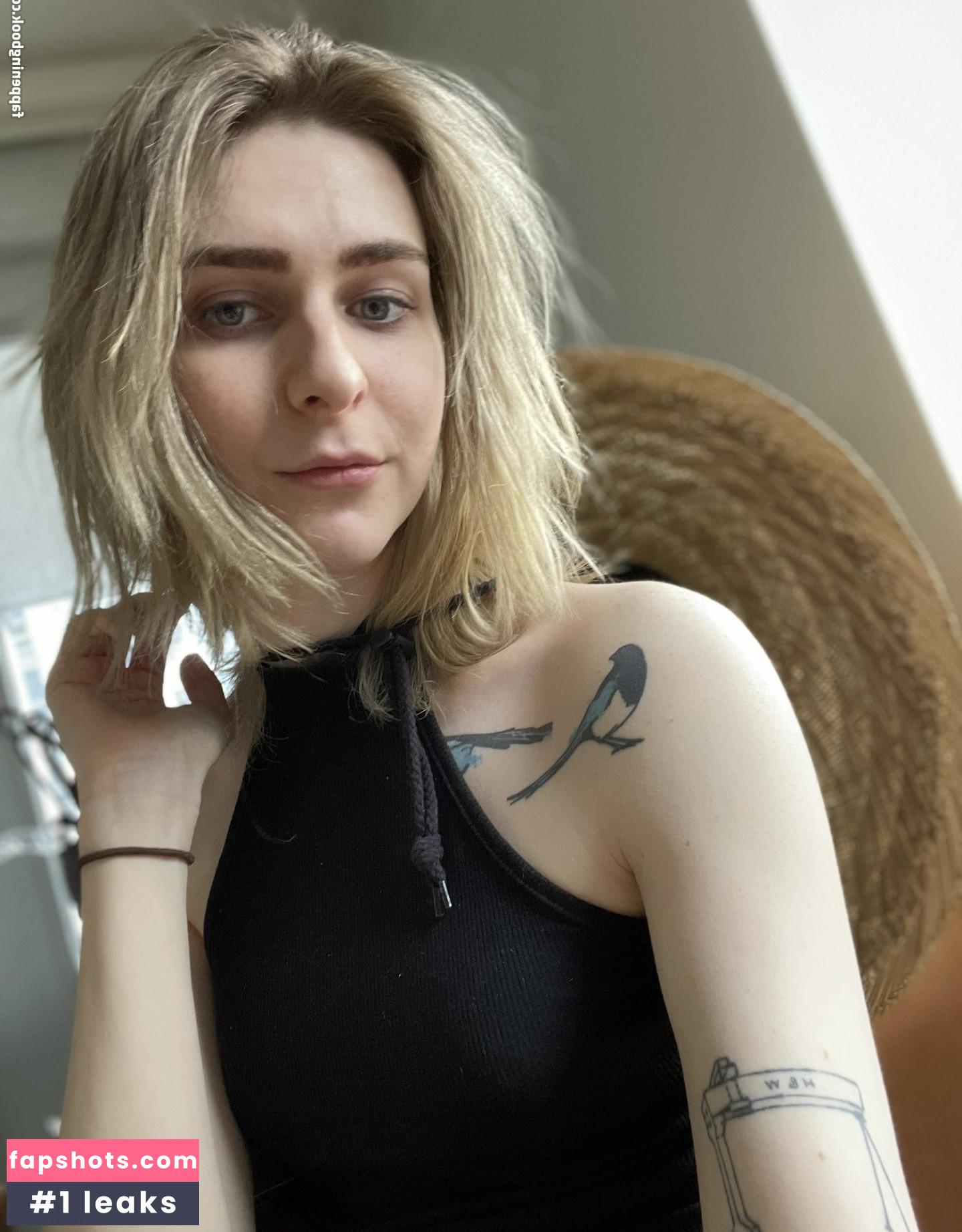 Miss_Crows_Nest gallery photo #9