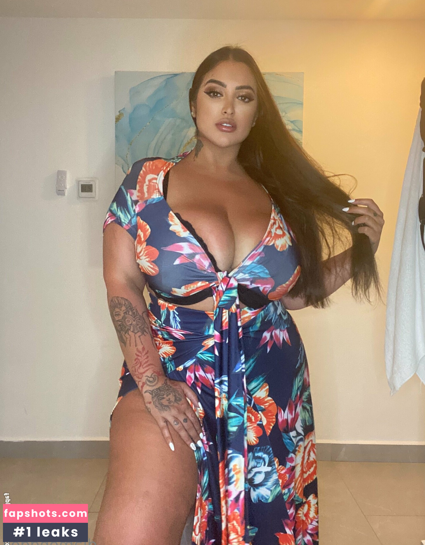 Miss Diamond Doll gallery photo #7