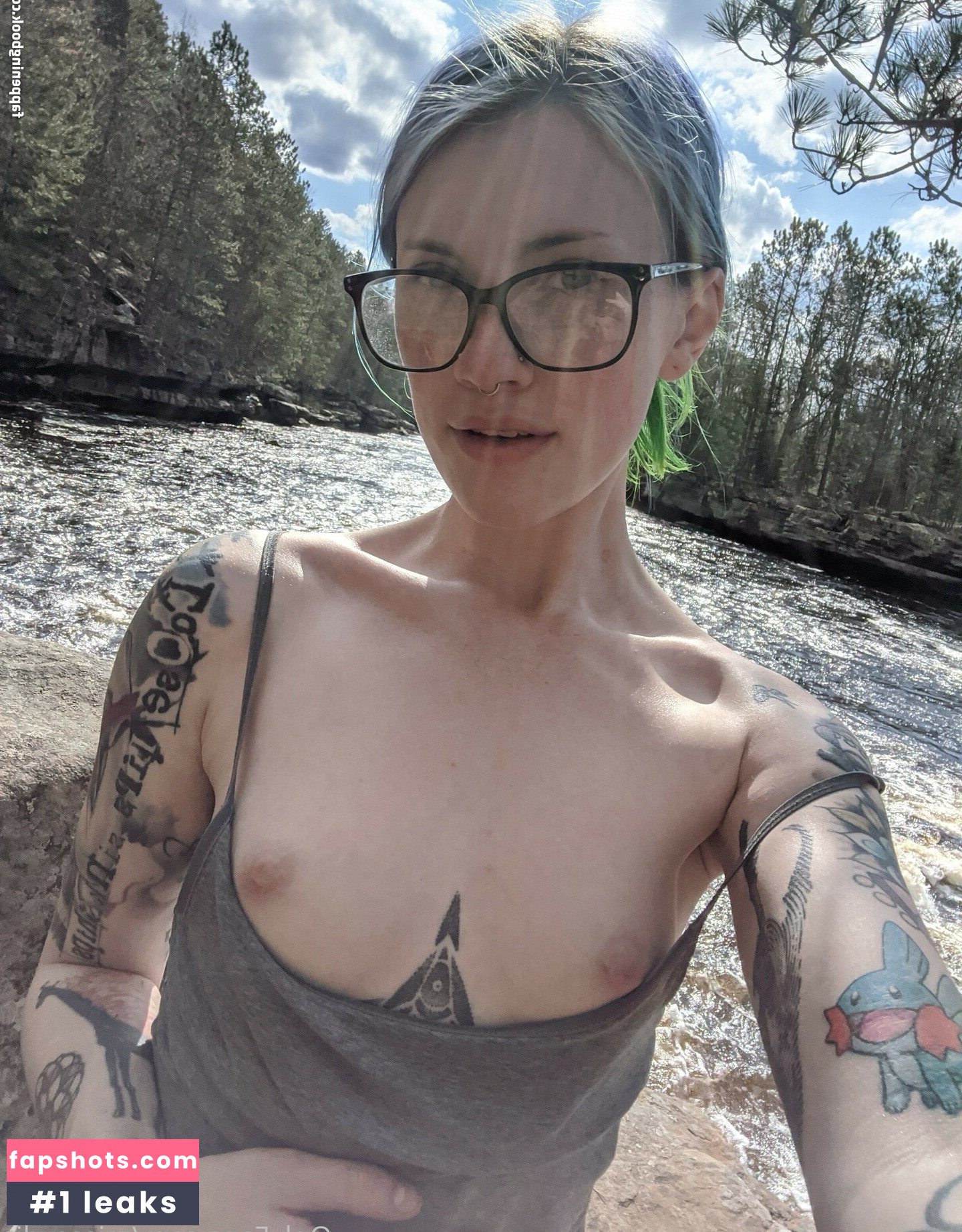 Miss Eydis gallery photo #18