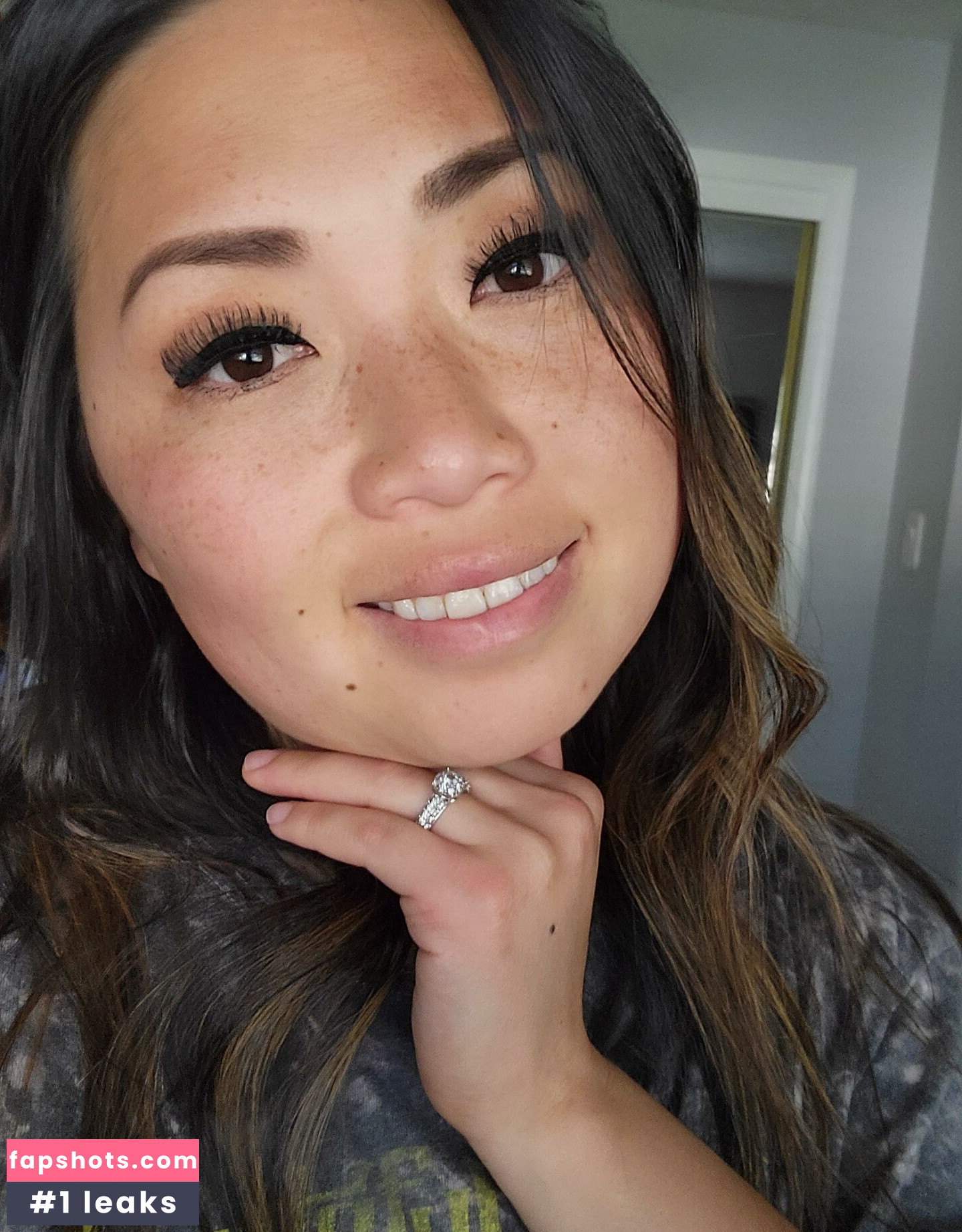 Miss Jee Yung gallery photo #20