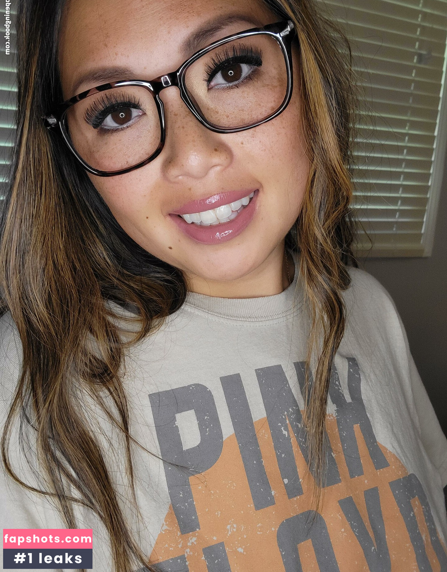 Miss Jee Yung gallery photo #22