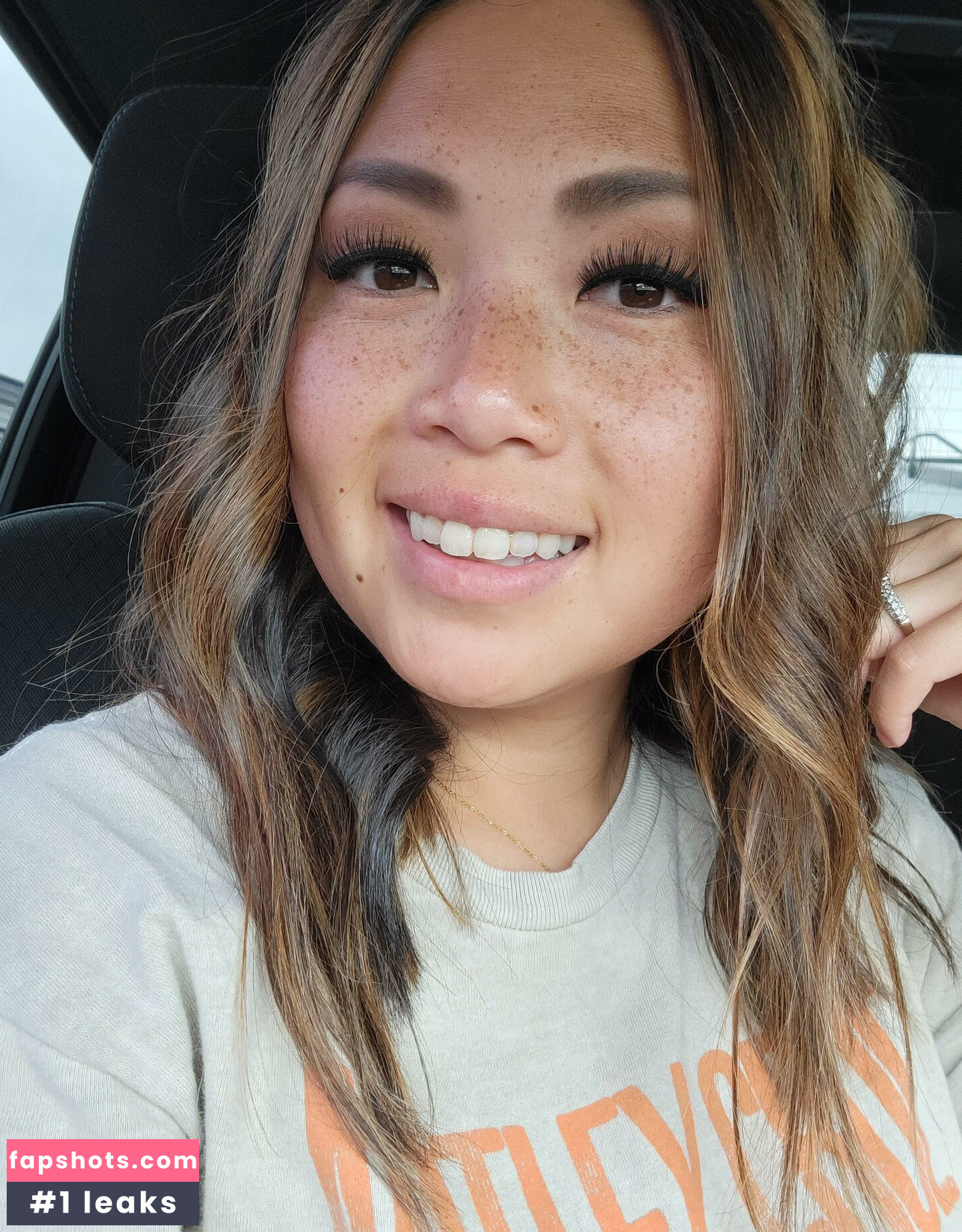 Miss Jee Yung gallery photo #8