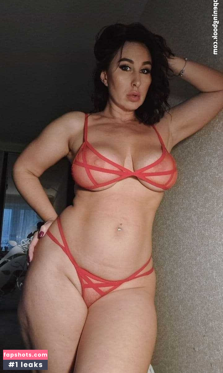 Miss Kiss gallery photo #111