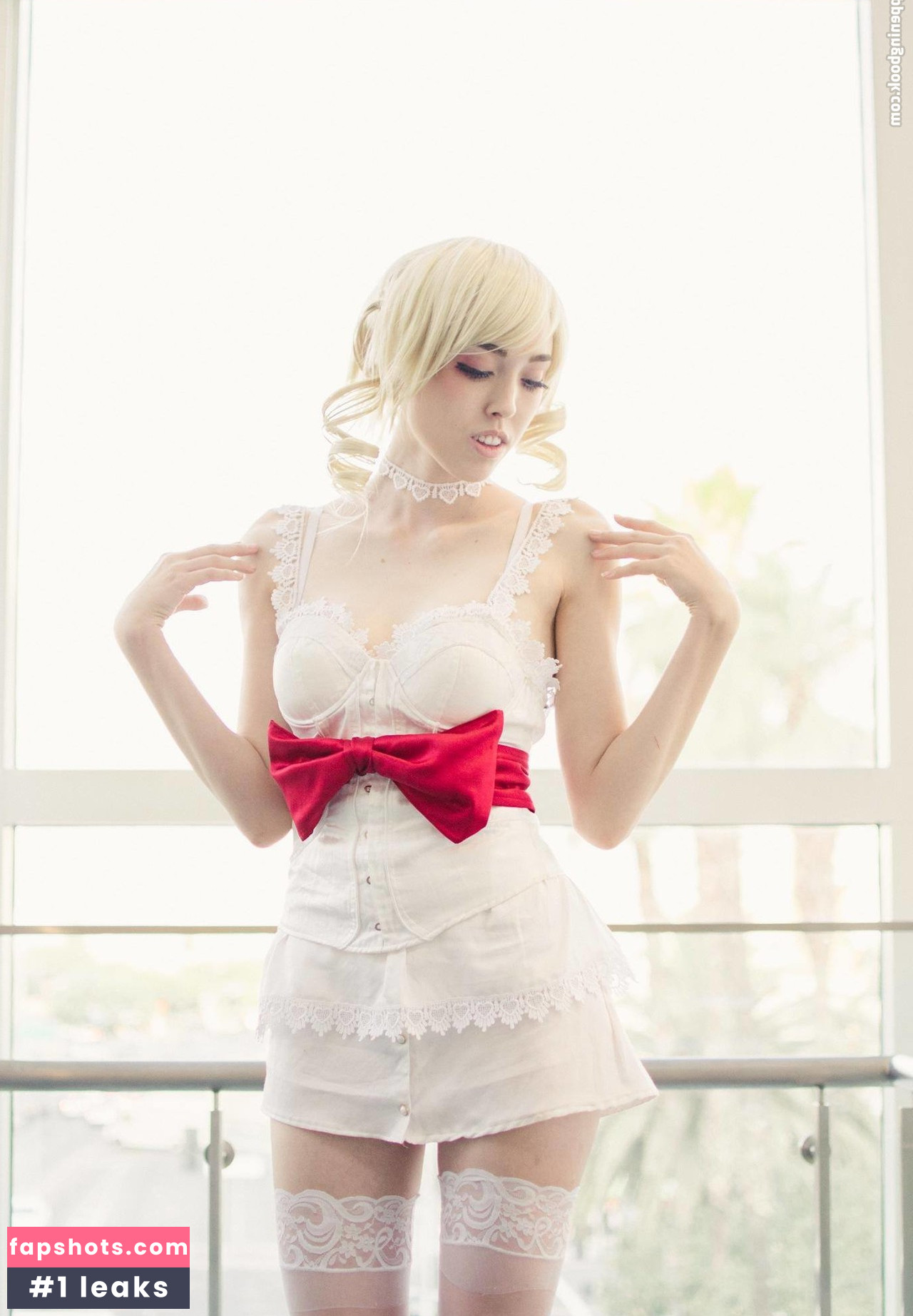 Miss Macross gallery photo #18