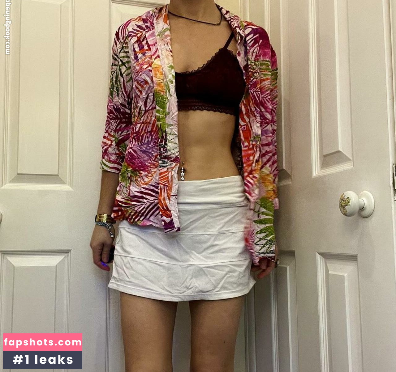 Miss Manganese ASMR gallery photo #6