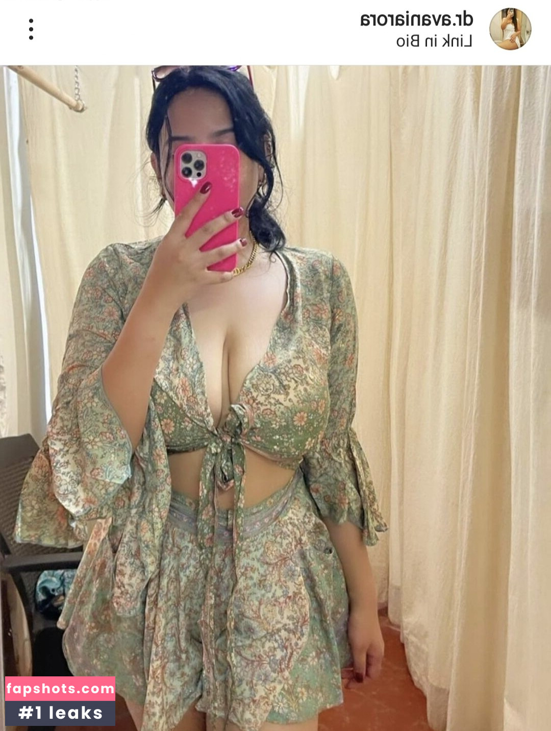 Miss Moon gallery photo #17