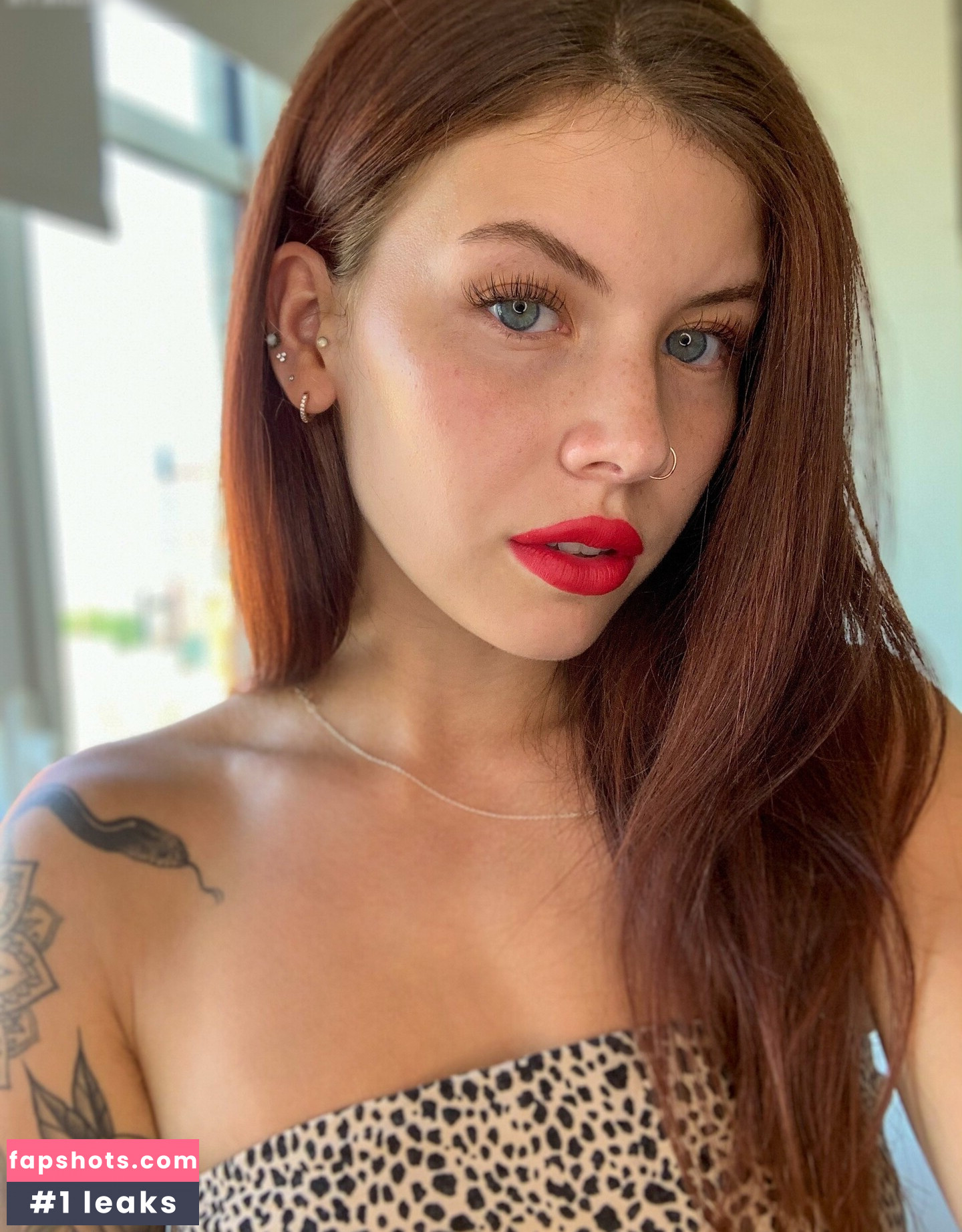 Miss Nova nude babe gallery