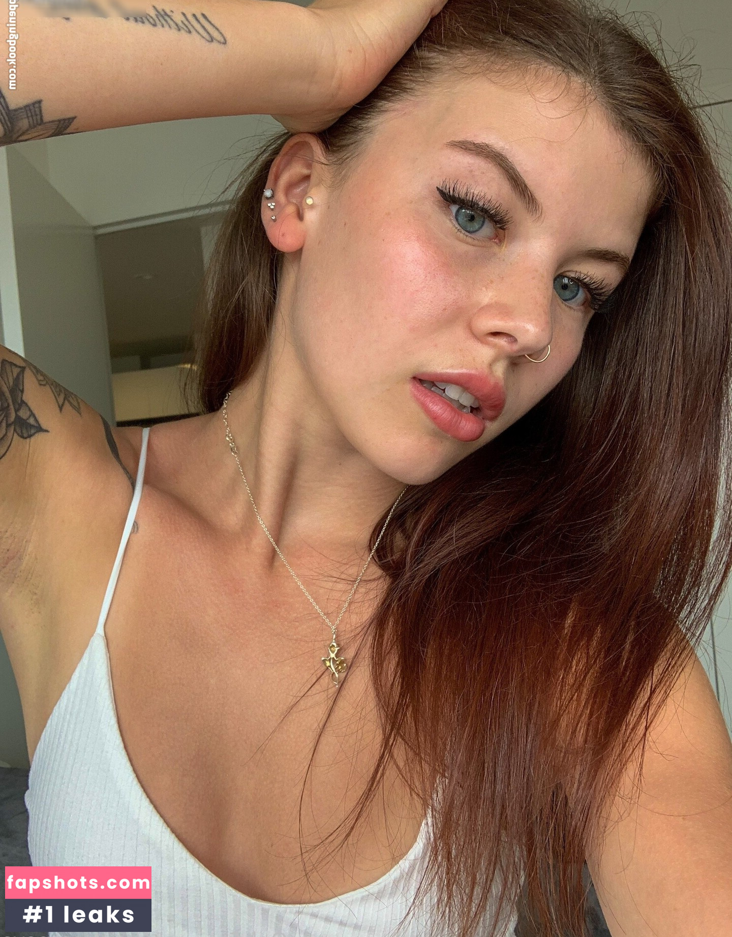 Miss Nova gallery photo #7