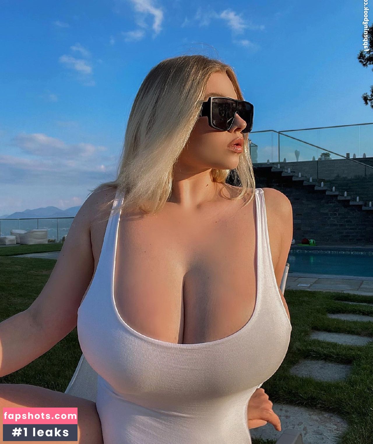 Miss Paraskeva gallery photo #16