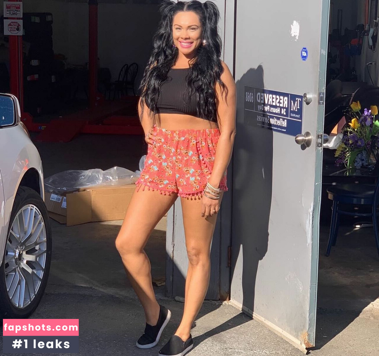 Miss Princess nude babe gallery