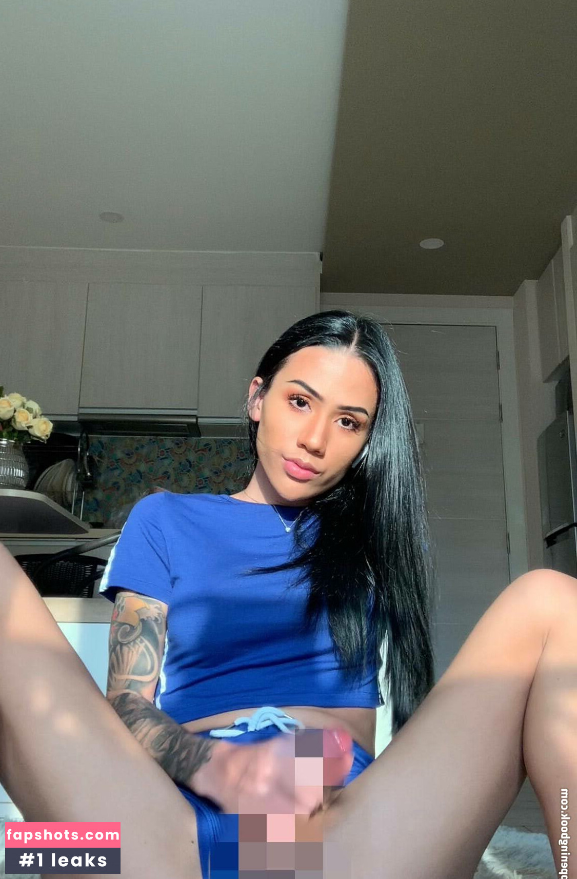 Miss Ryan Iris gallery photo #15