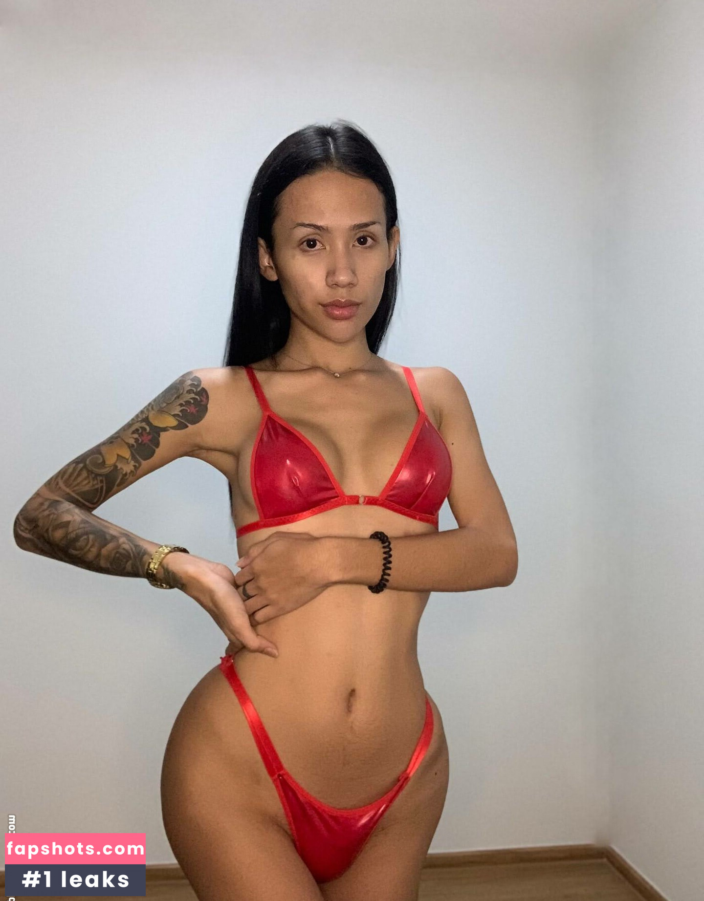 Miss Ryan Iris gallery photo #26