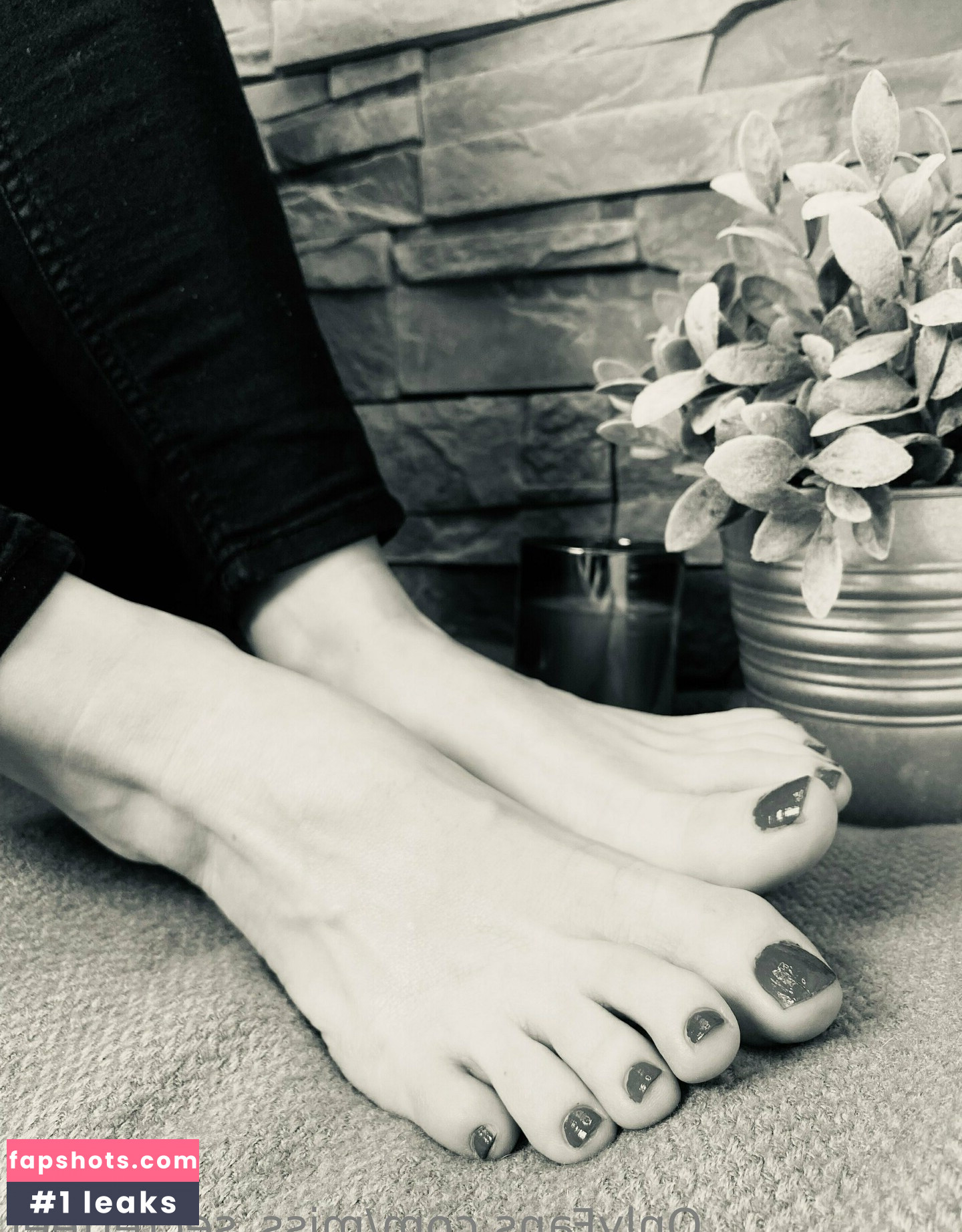 miss_secretfeet gallery photo #14