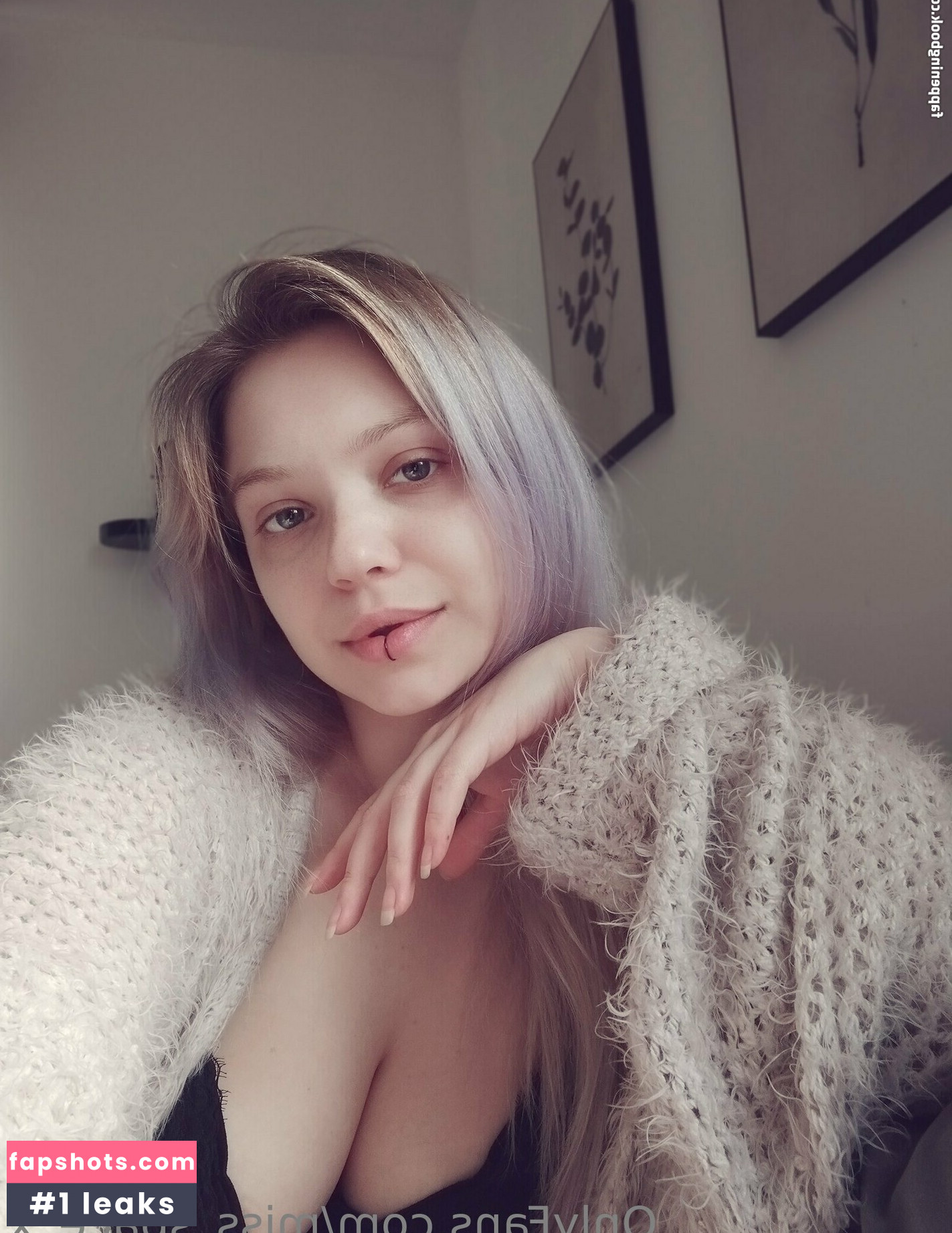 miss_space_x gallery photo #22