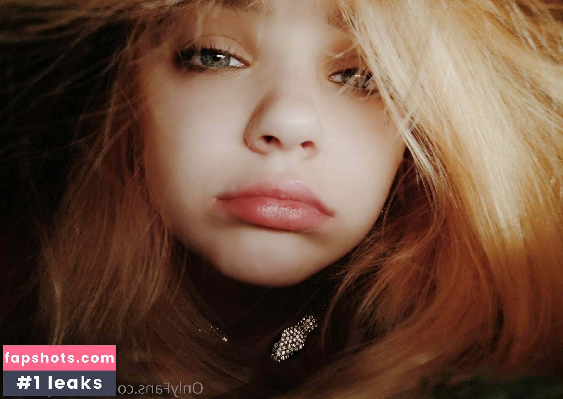 miss_space_x gallery photo #30