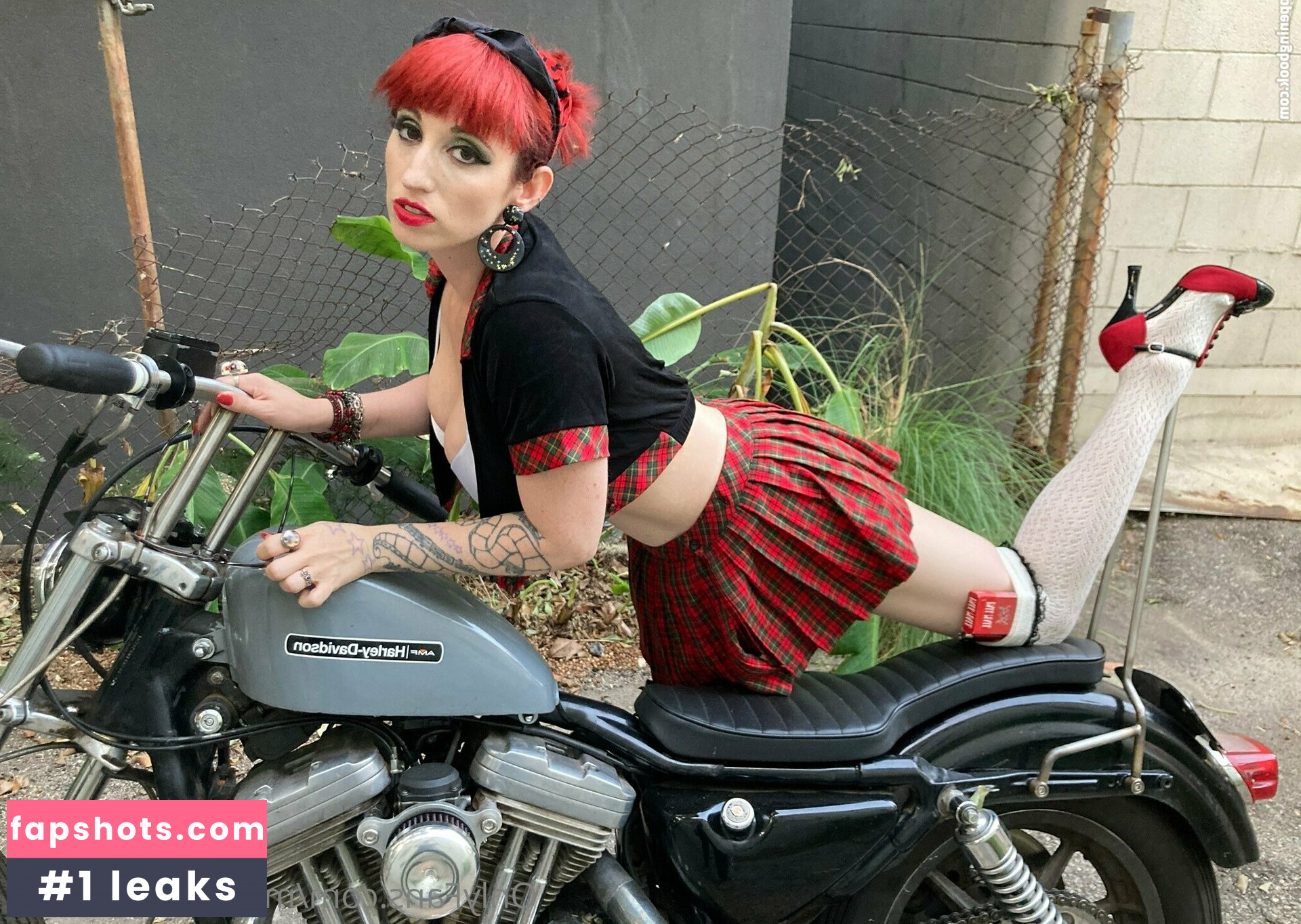 Miss Spent Youth gallery photo #123