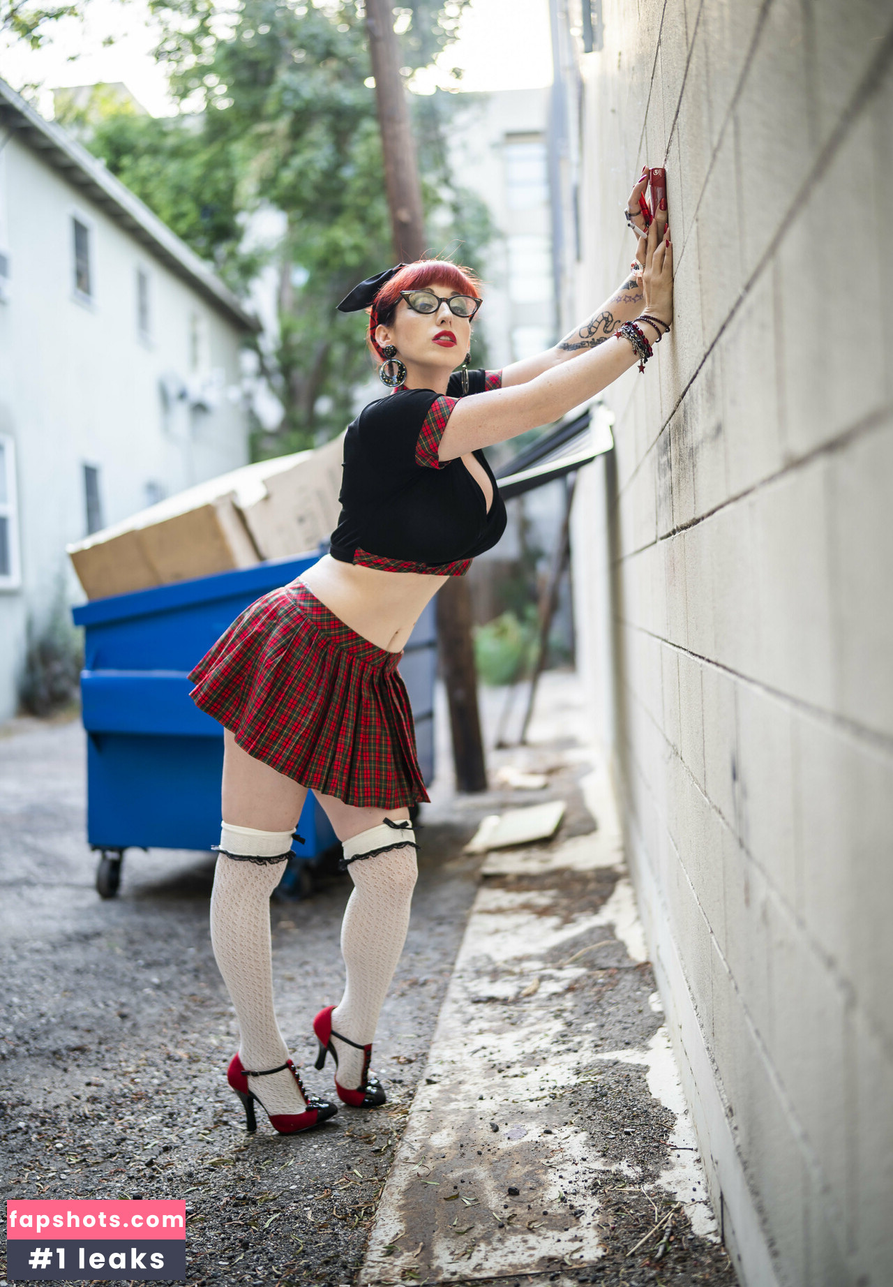 Miss Spent Youth gallery photo #124