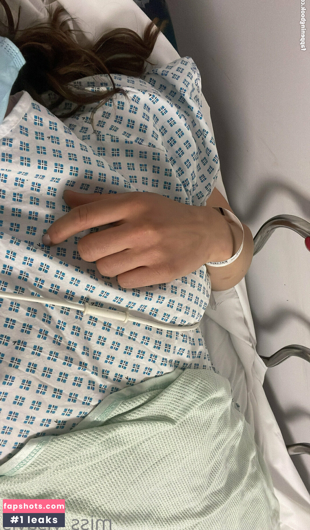 miss_visavis gallery photo #3