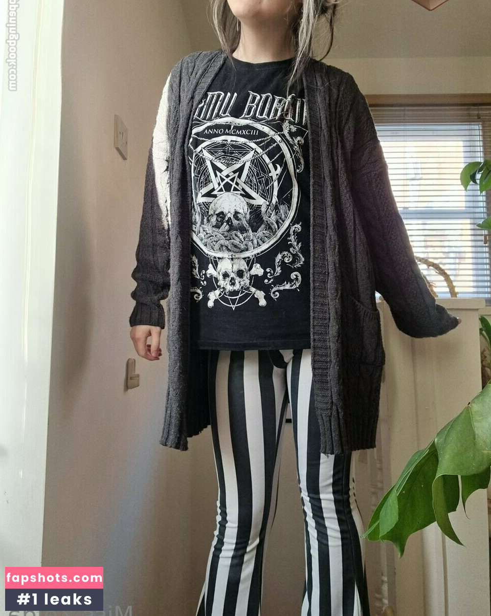 Miss Zelda gallery photo #25