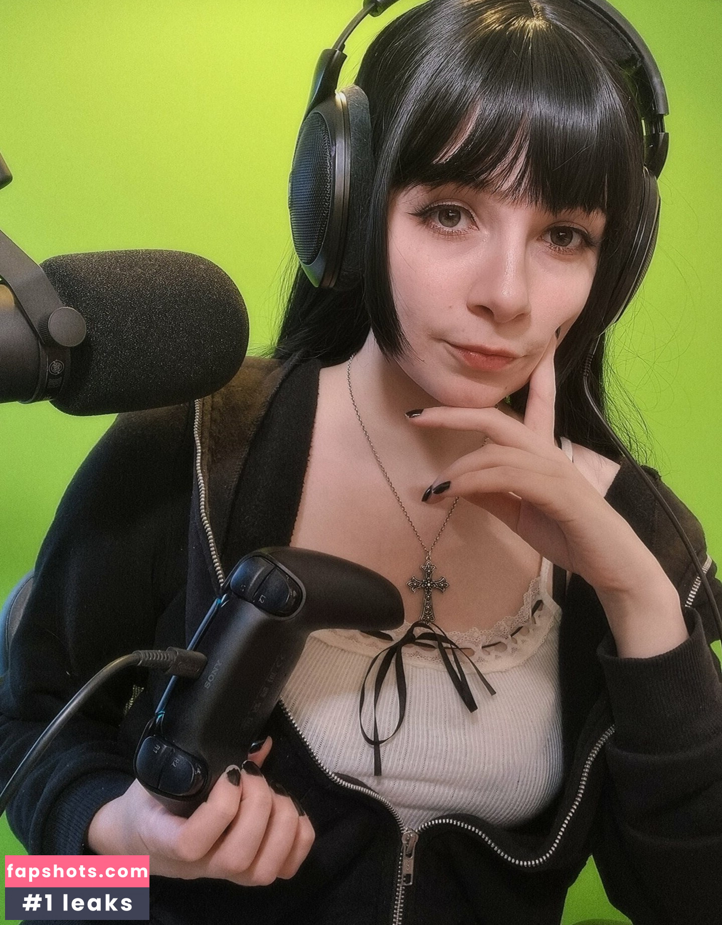 Misschalice nude babe gallery