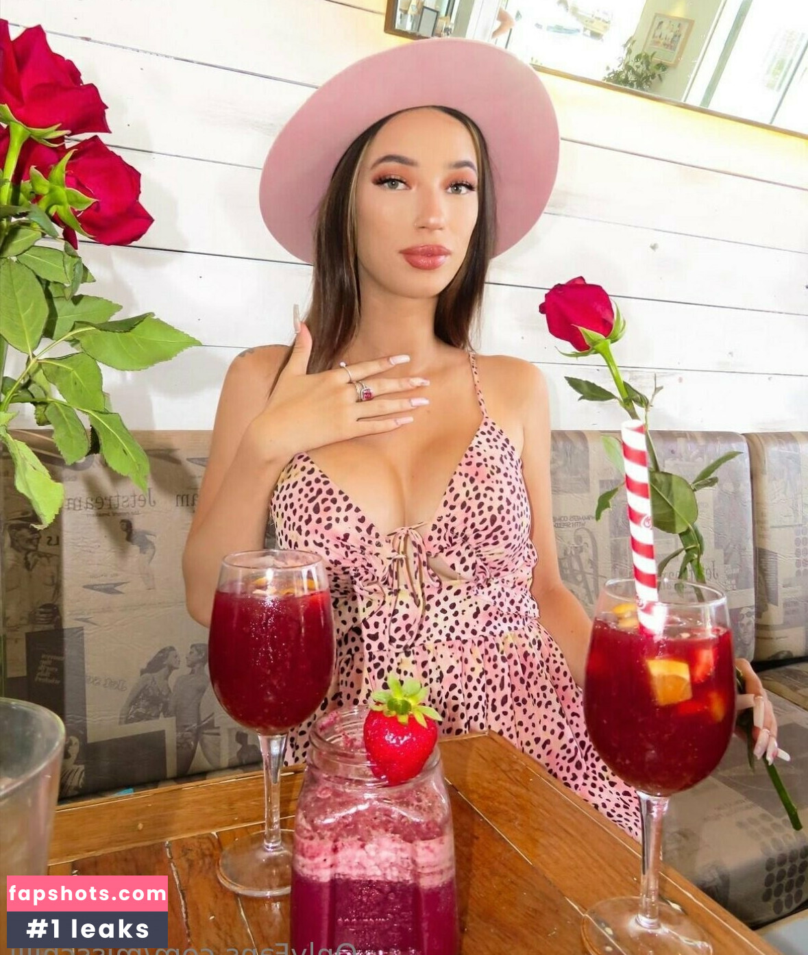 misschilli gallery photo #3