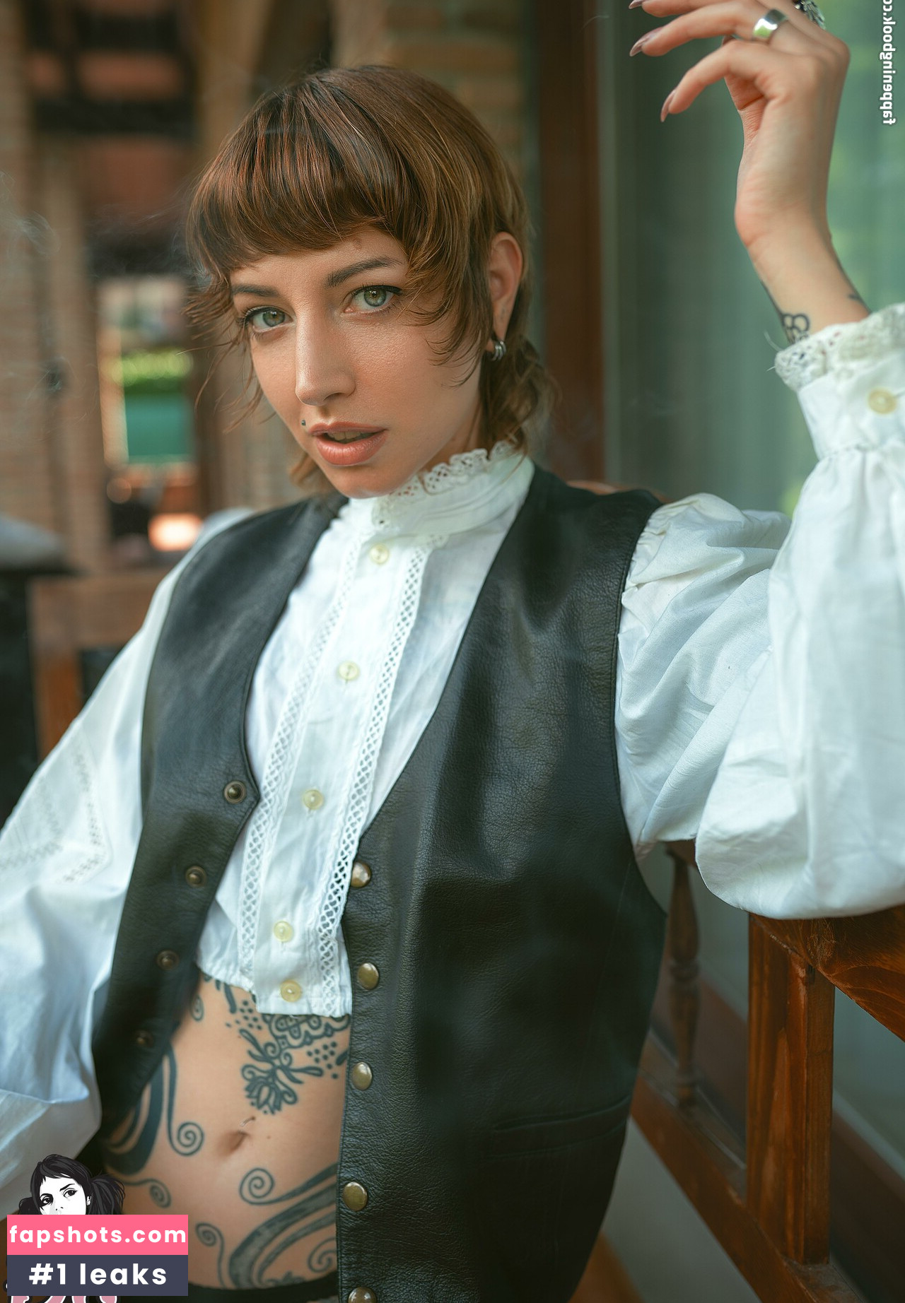 MissFernandez gallery photo #2