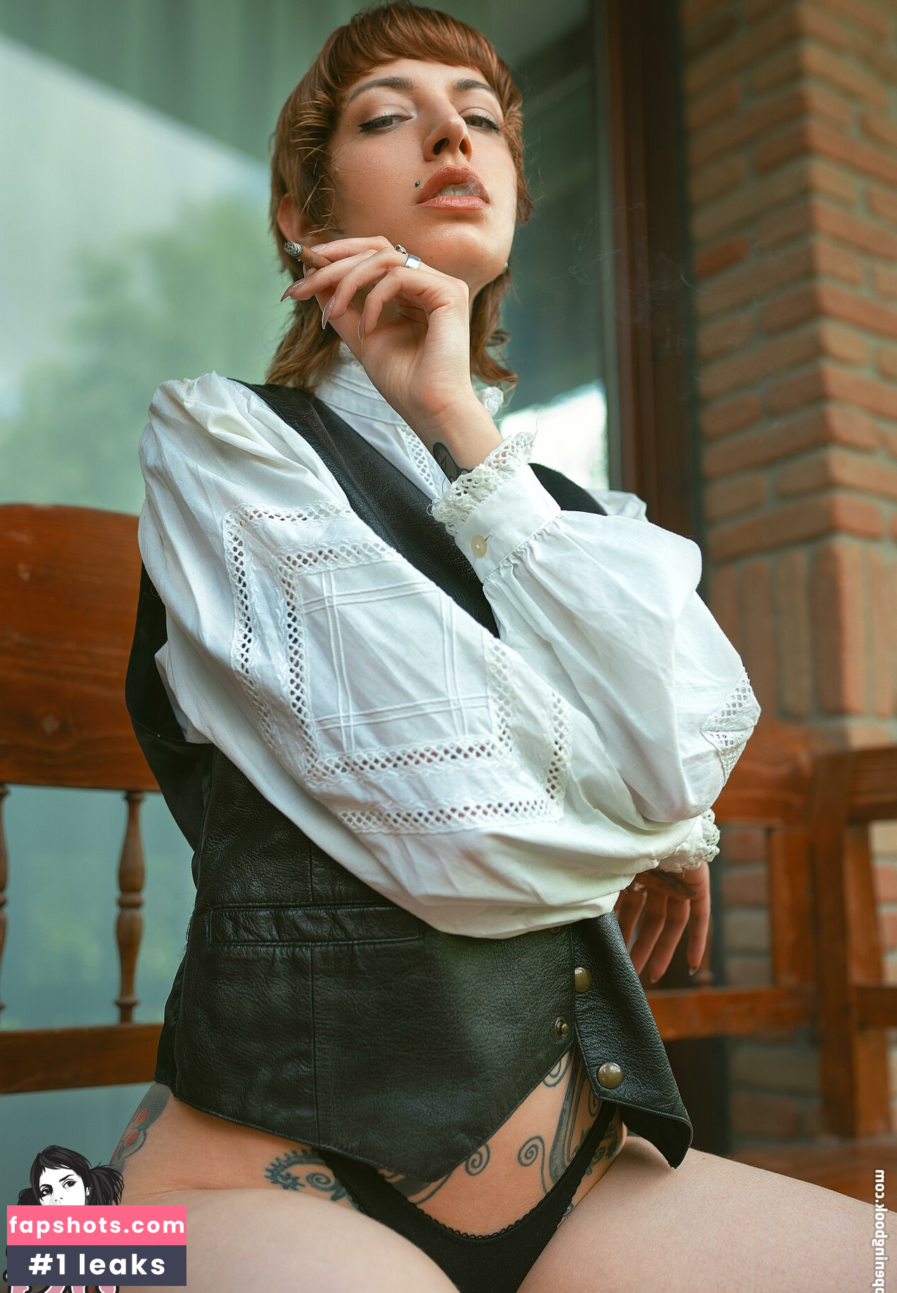 MissFernandez gallery photo #6