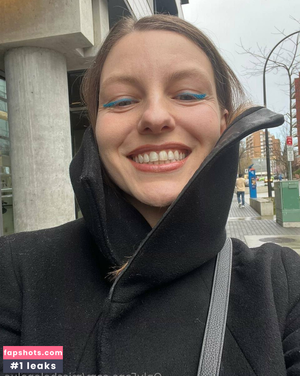 misshelenalue gallery photo #5