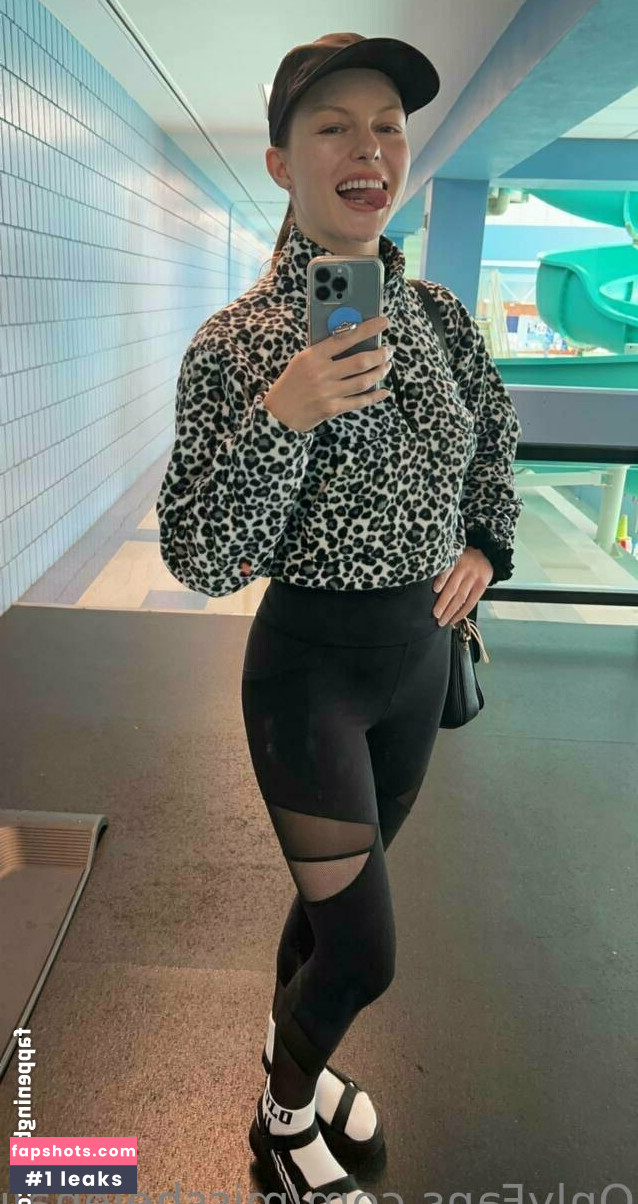 misshelenalue gallery photo #53