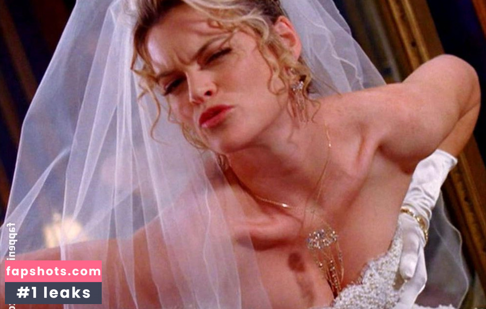 Missi Pyle gallery photo #10