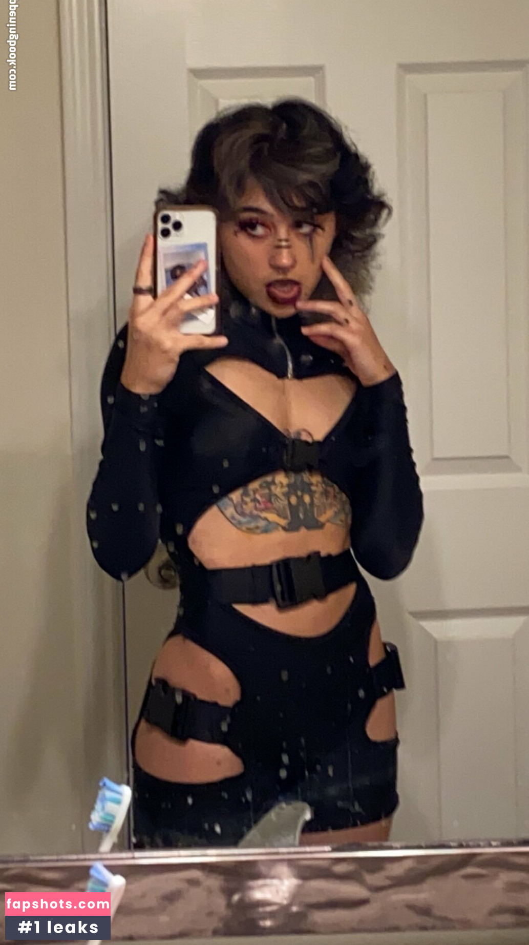 Missinghalo nude babe gallery