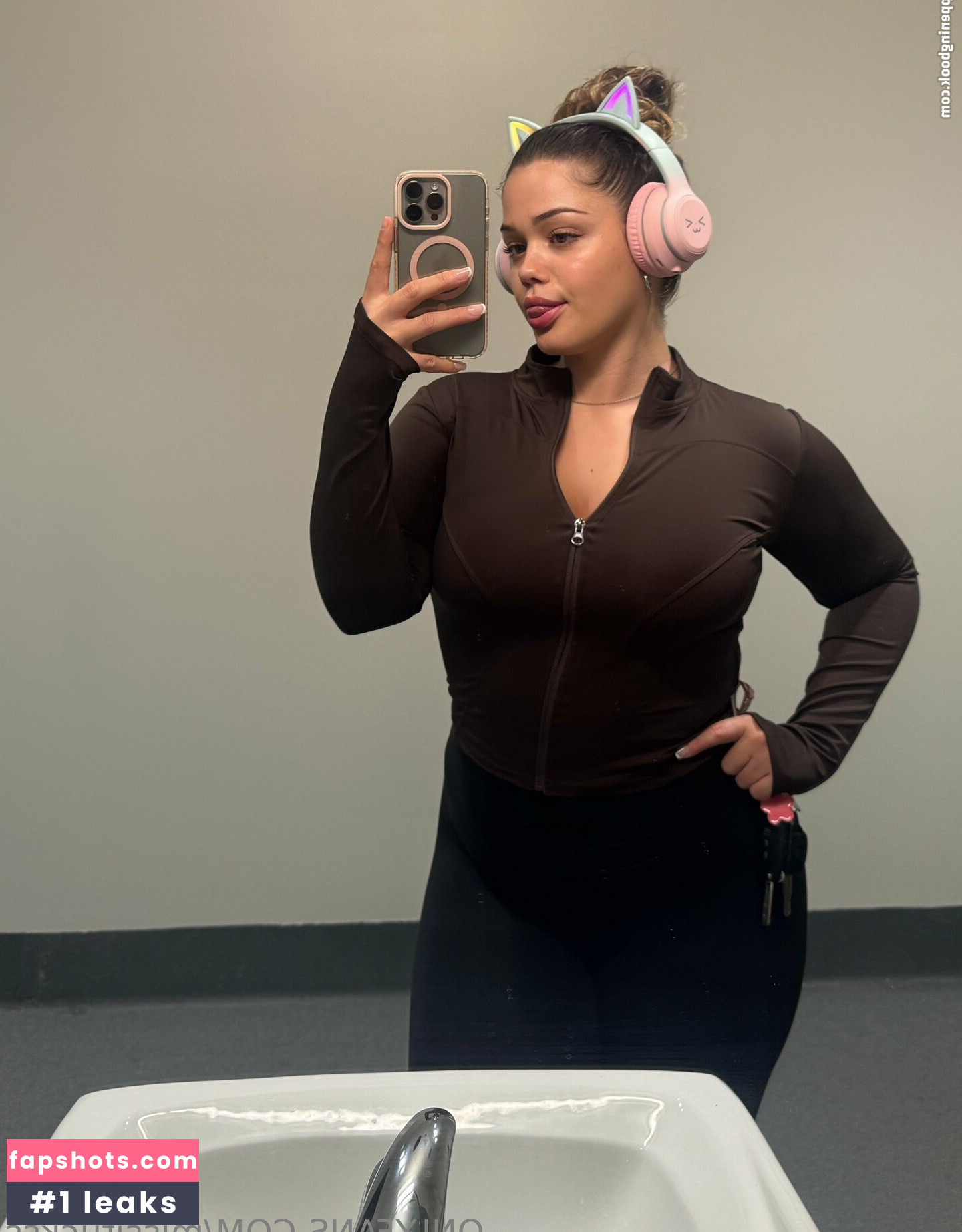 missjtuckss nude babe gallery